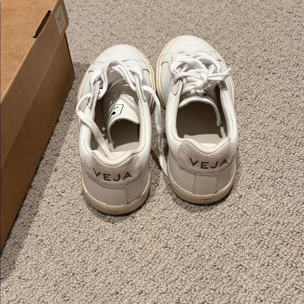 Veja White Sneakers - Picture 4 of 6